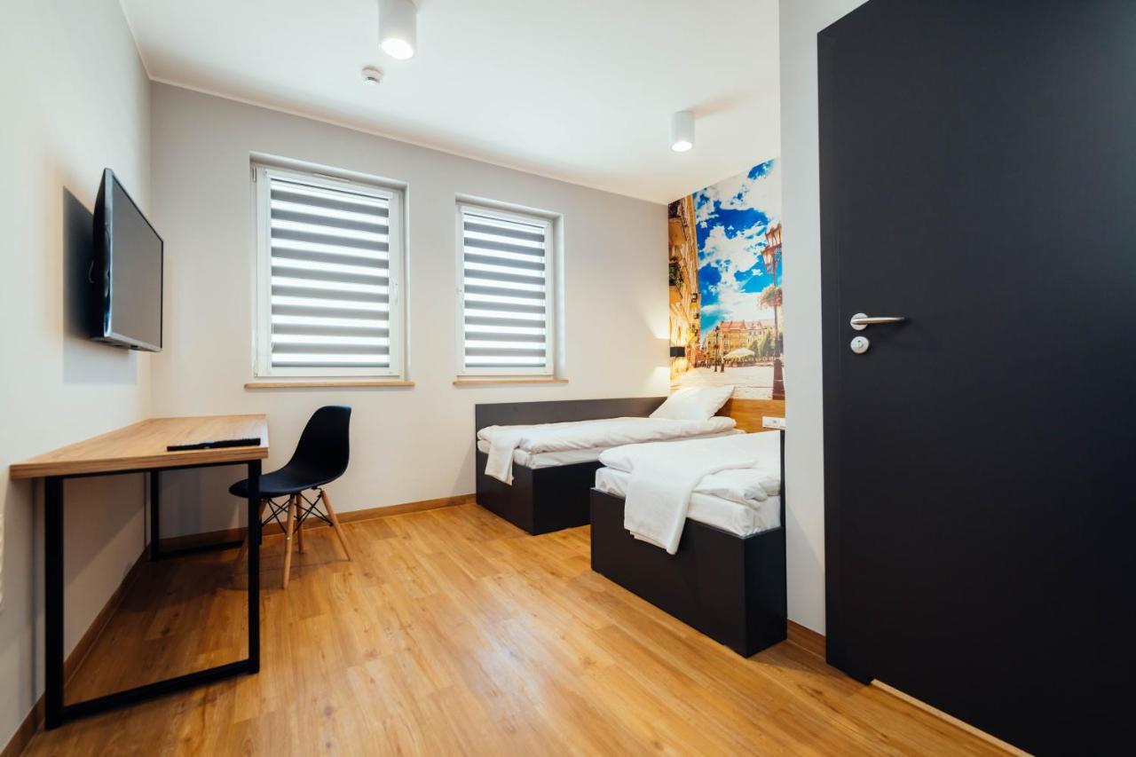 blue hotel Kalisz Extérieur photo