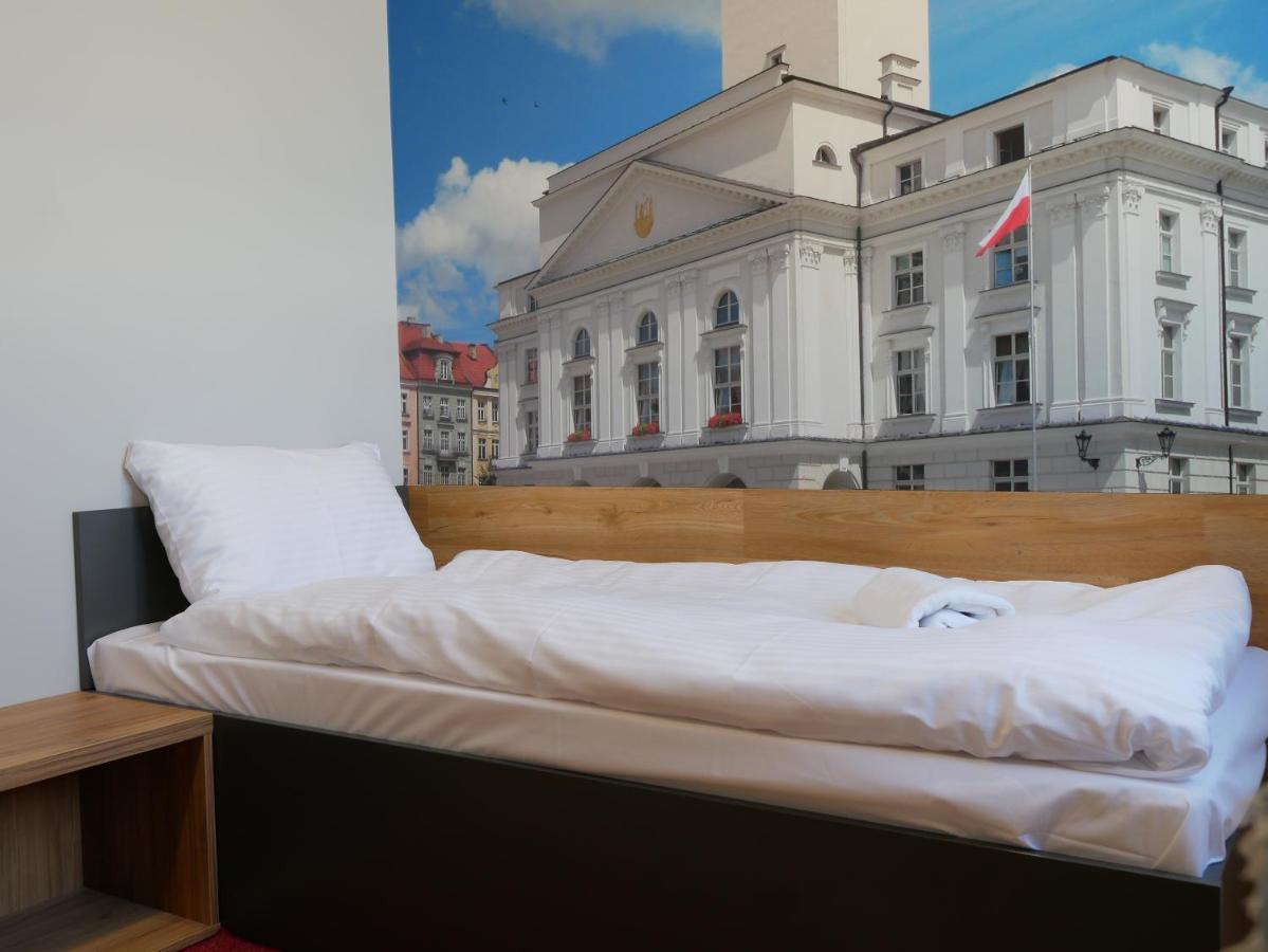 blue hotel Kalisz Extérieur photo